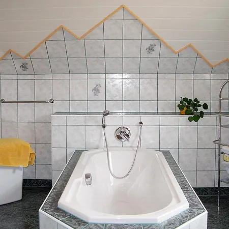 Haus Reinbacher 100w * Grobming